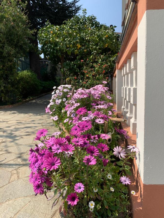 Resort Villa Rosa Maria Savona Exterior photo
